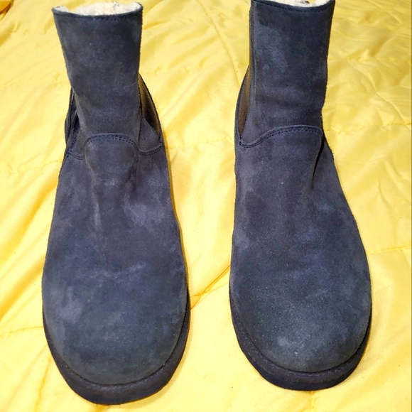 BEARPAW Megan Suede Water- and Stain-Repellent Boot - Picture 3 of 7